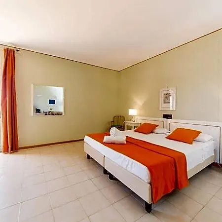 Paradise Selinunte מלון 4*